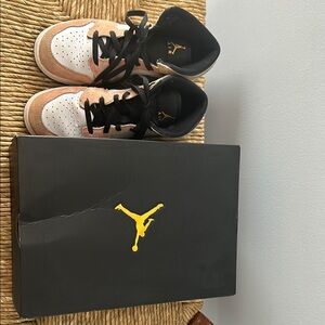 Air Jordan Sneakers - Youth